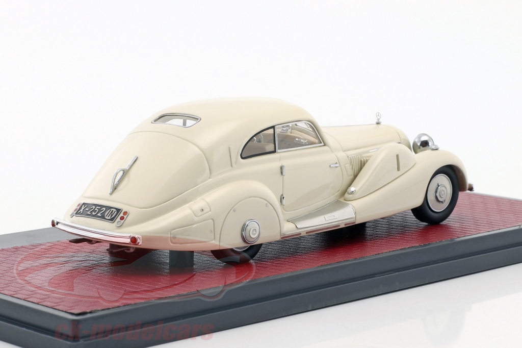 MATRIX SCALE MODELS - Voiture cabriolet de 1948 couleur noire