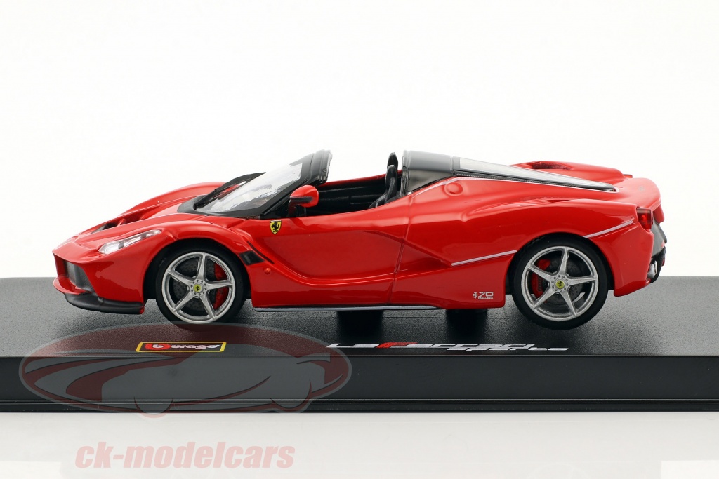 Ferrari 1:43 scale LaFerrari model Unisex