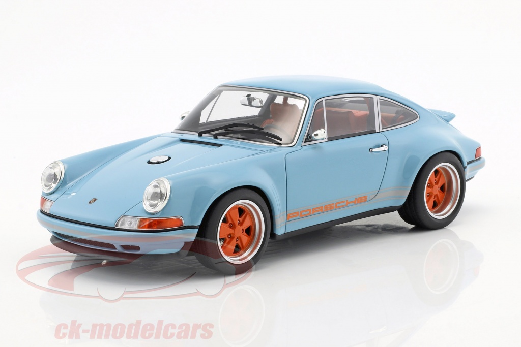 Singer Coupé Dubai modification of a Porsche 911 gulf blauw / oranje 1:18 CMR
