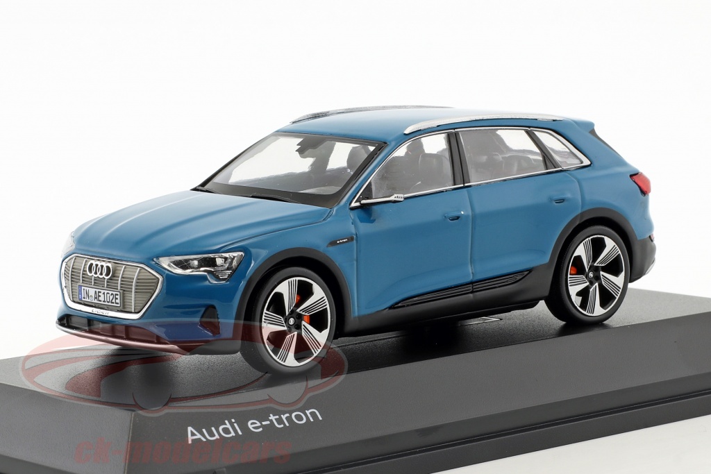 Audi e-tron Opførselsår 2018 Antigua Blå 1:43 Spark