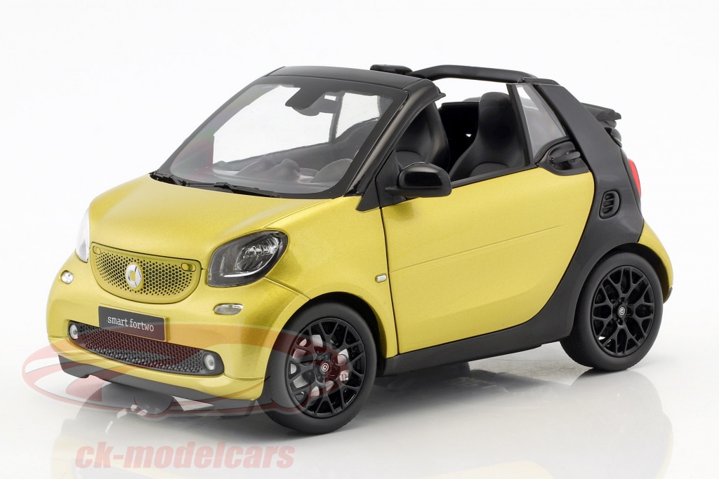Smart fortwo Cabriolet (A453) 黄色 / 黒 1:18 Norev