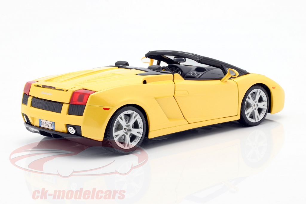 Bburago - 12016O - Véhicule Miniature - Modèle À L'Échelle - Lamborghini Gallardo Spyder - 2004 - Echelle 1/18
