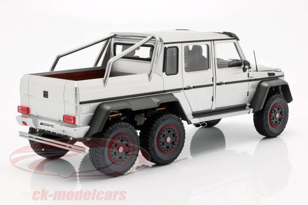 AUTOart 1/18 – Mercedes G63 AMG 6x6 Rouge 2013 – Réf 76304 – Neuf