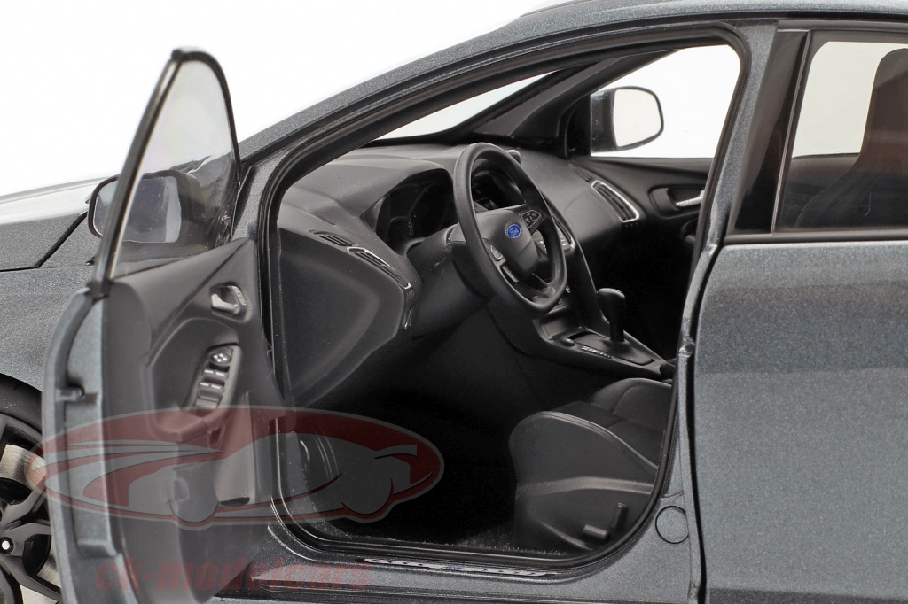 Modellino Auto Ford Focus RS 2016 In Scala 1:18 - Colore Stealth Grigio Metallico - AUTOart 72954 Da Collezione - 3