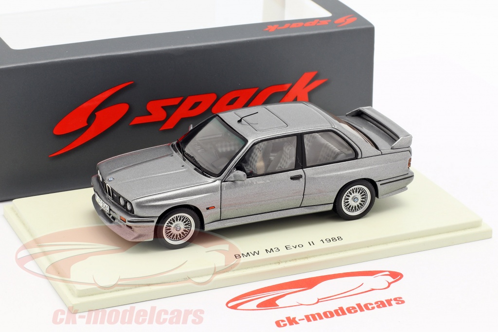 Voiture Miniature de Collection - SPARK 1/43 - BMW E30 M3 - DTM 1988 - Blanc - Jeux