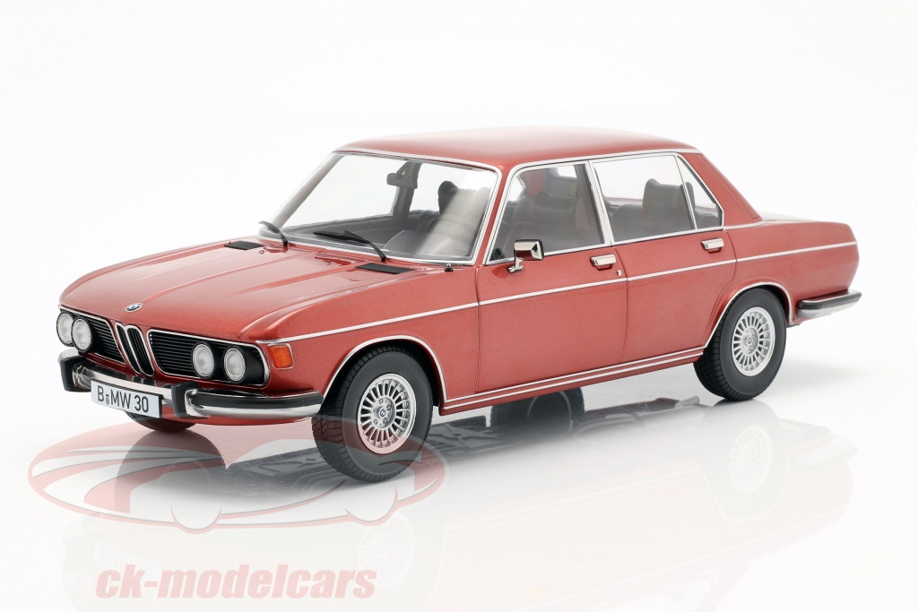 KK-Scale 1:18 BMW 3.0 S  E3  2 Series Ano De Construção 1971 Verde Escuro Metalico Kkdc180405