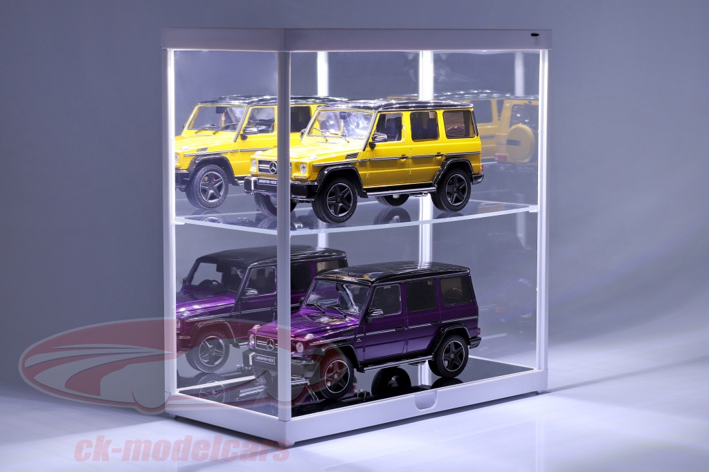 double showcase with LED lighting for model cars in scale 1:18 
