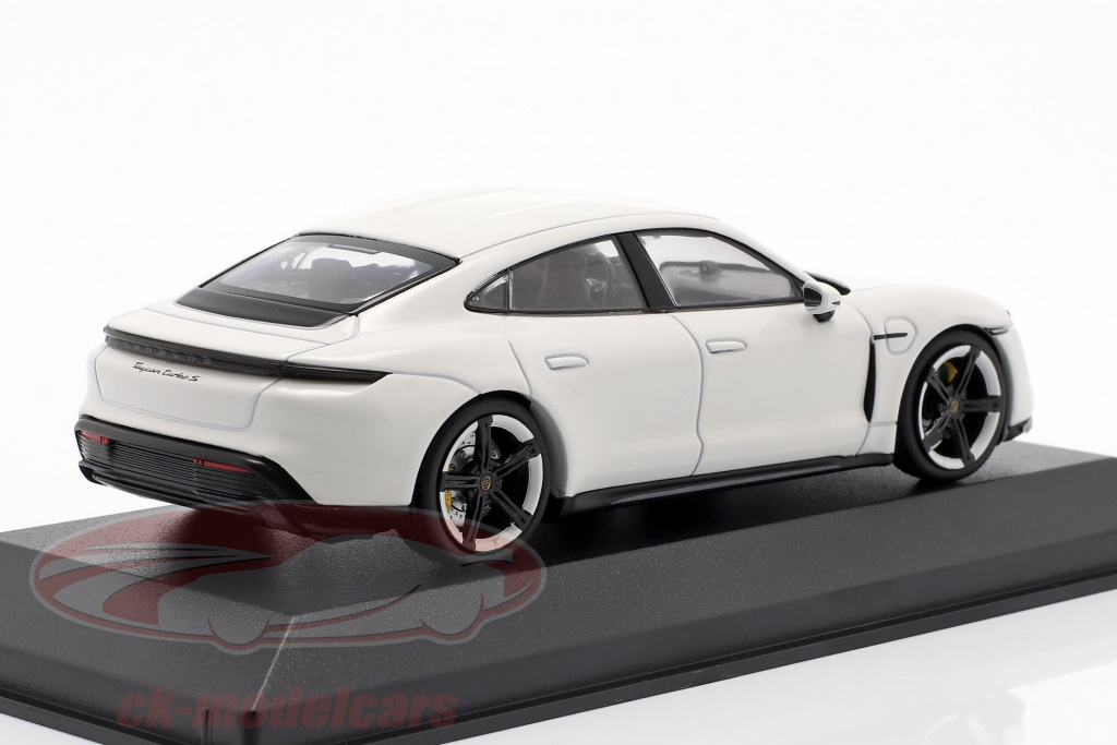 Minichamps 1 43 Porsche Taycan Turbo S Baujahr 2019 Carraraweiss