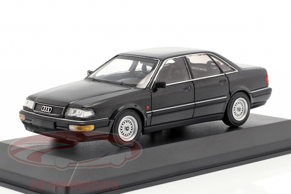 Audi V8 (4C) Baujahr 1988 schwarz metallic 1:43 Minichamps
