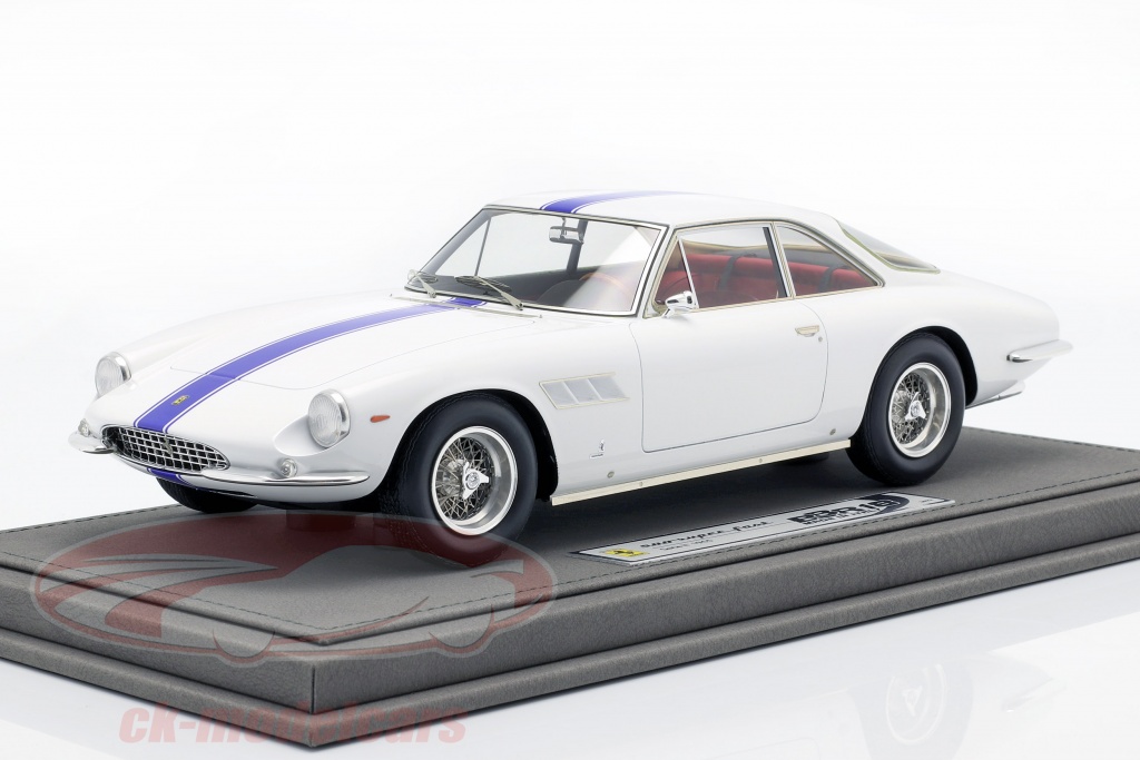 Ferrari 500 Superfast Series II ano de construção 1965 branco com azul listra 1:18 BBR