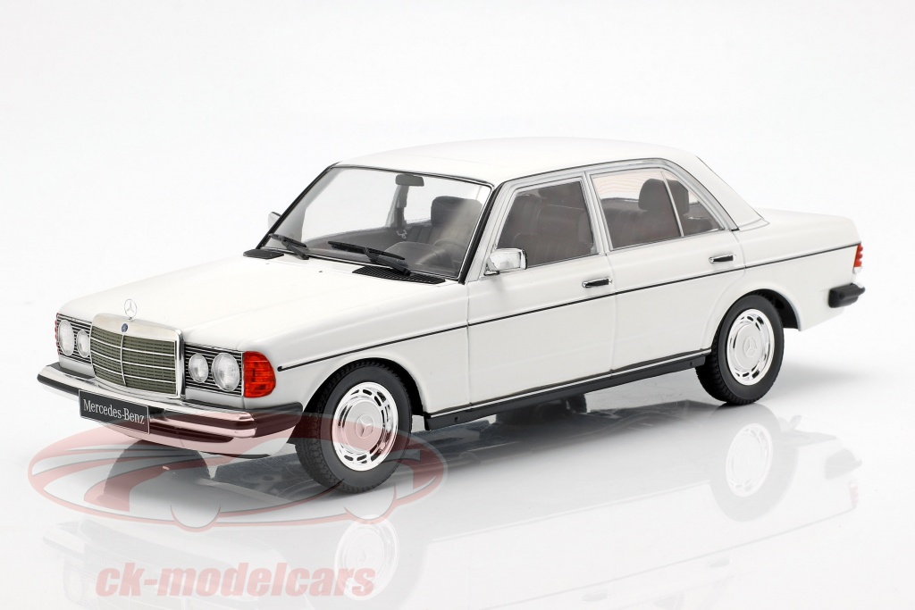 Mercedes 230E W123 1975 Bleu Métallisé KK-SCALE 1/18 - Miniature Neuve