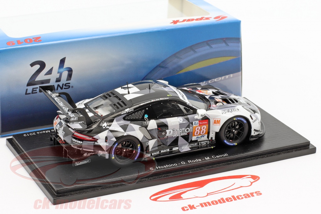 Miniature Porsche 911 1/18 Spark RSR-19 No.85 Iron Dames 24h Le Mans 2023 1 18