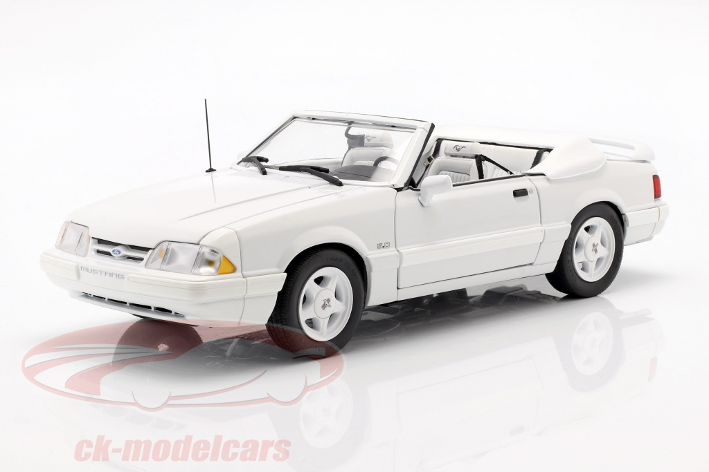 Ford Mustang LX Convertible Baujahr 1993 weiß 1:18 GMP