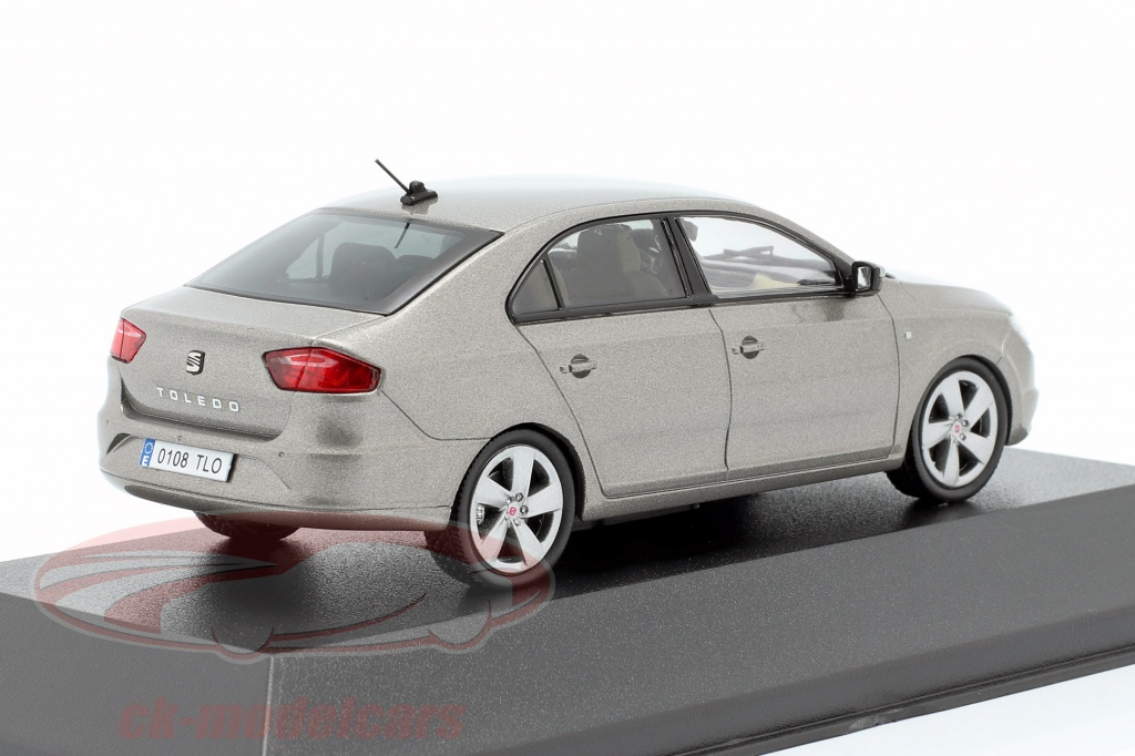 M MOTOS Grijs auto-vloermatten van rubber voor SEAT Toledo II 1998-2004
