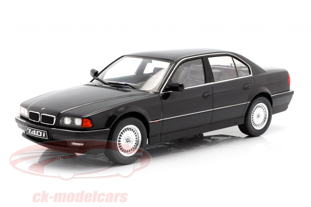 BMW 740i E38 1.Serie 建设年份 1994 黑色的 金属的 1:18 KK-Scale