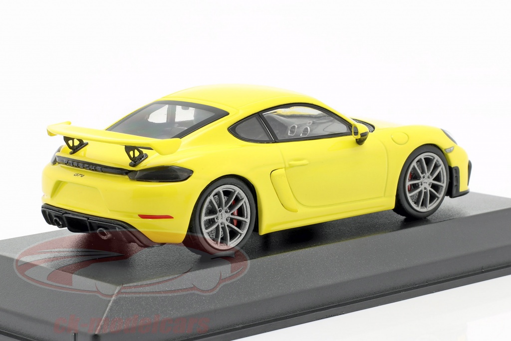 Minichamps 1:43 Porsche 718 Cayman GT4 RS (982) in Racing Yellow / Silver Wheels Minichamps 1:43 Porsche 718 Cayman GT4 RS (982) in Racing Yellow / Silver Wheels