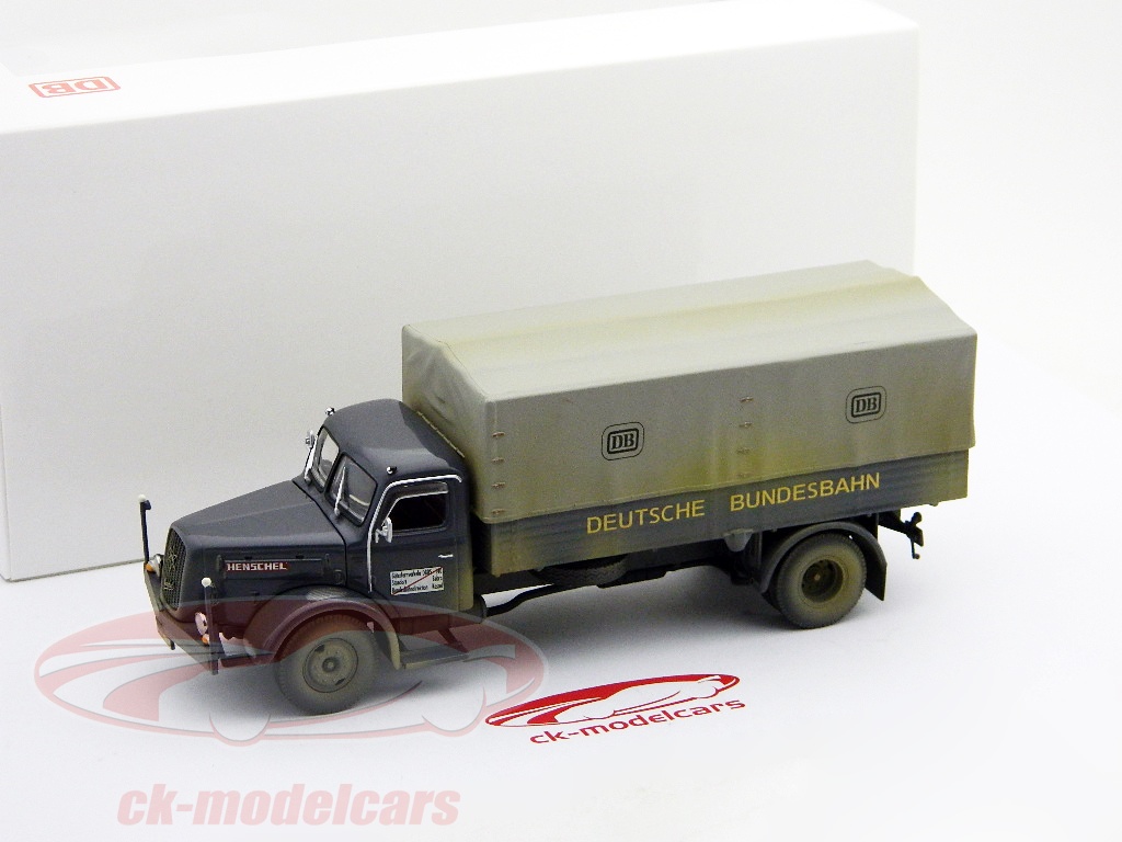 MiniChamps - 1:43 - Henschel HS 140 + Kässbohrer aanhanger - Catawiki