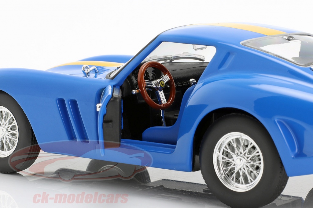 Bburago 1/24 – Ferrari 250 GTO Compétition Bleue, Avec Socle De Présentation