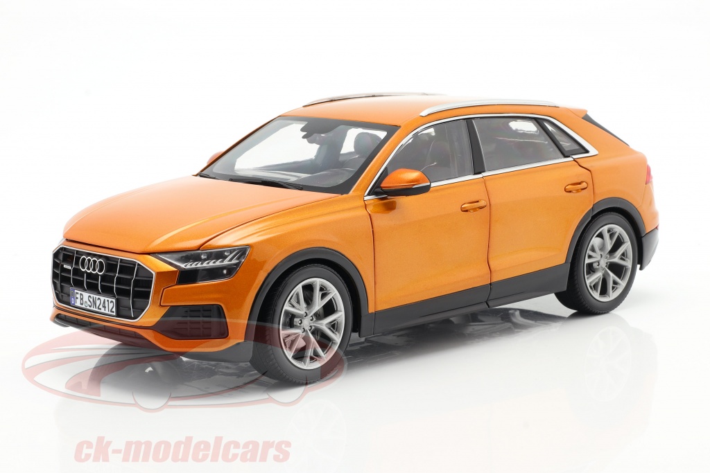 Audi Q8 (4M) Bouwjaar 2018 oranje metalen 1:18 Norev