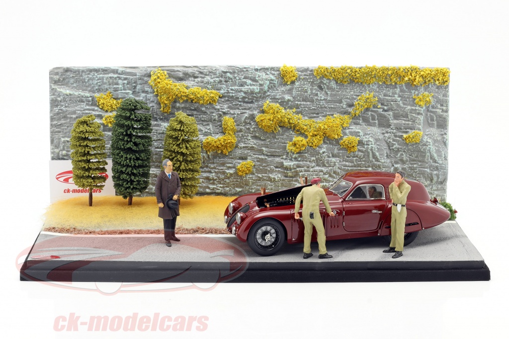cmc_1_18_diorama_road_service_alfa_romeo_8c_2900b_.jpg