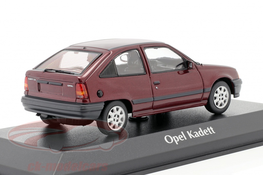 OPEL KADETT E 1990 Rosso Metallizzato modello di auto 1:43 MAXI Champs 