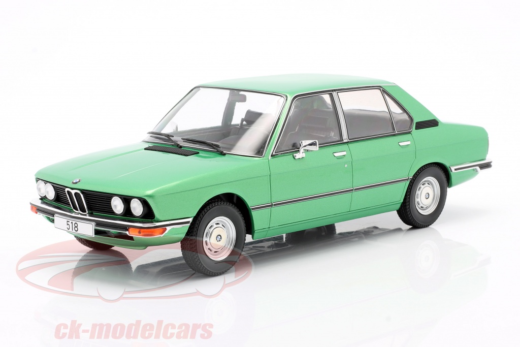 BMW 518 (E12) 建设年份 1974 浅绿色 金属的 1:18 Model Car Group