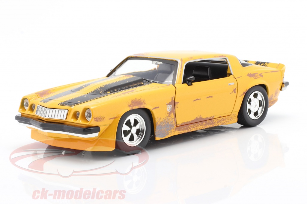 Chevrolet Camaro 1977 Transformers Bumblebee (2018) amarelo 1:24 Jada Toys