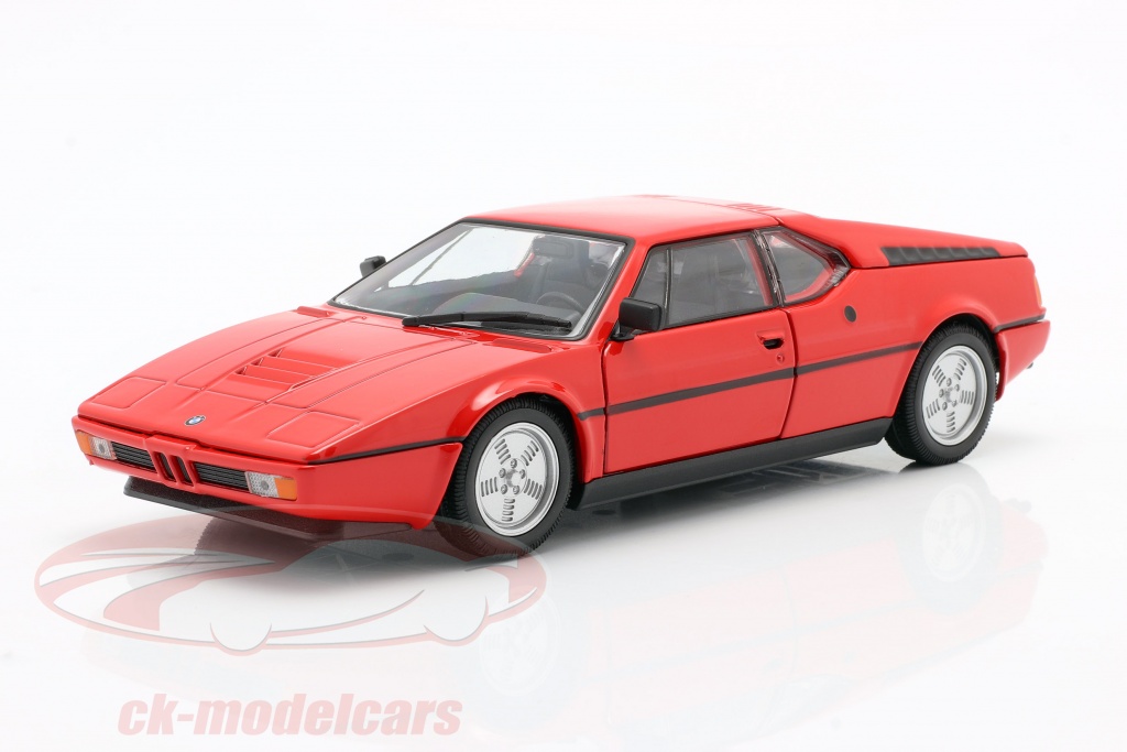 1:24 BMW M1 by Welly in Red 24098R