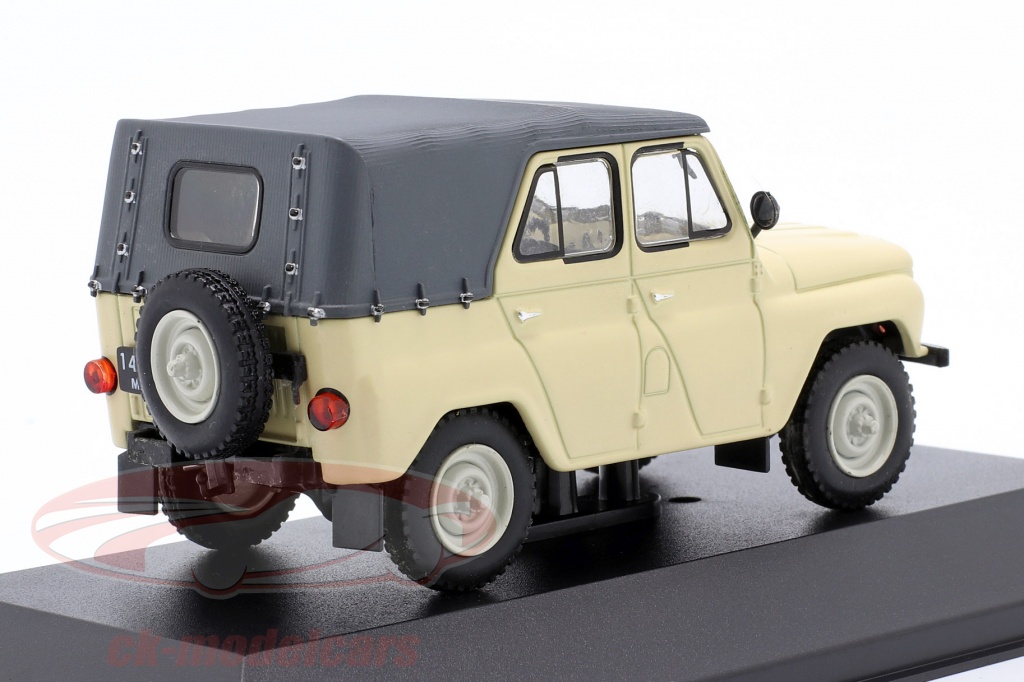 UAZ 469 4x4 Jeep Sovietica 1957 Scala 1:43, Colore Beige, IST Models (IST017) Nuovo