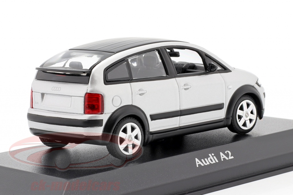 Minichamps 1:43 Audi A2 (8Z) Baujahr 2000 schwarz metallic 940019001  Modellauto 940019001 4012138169784