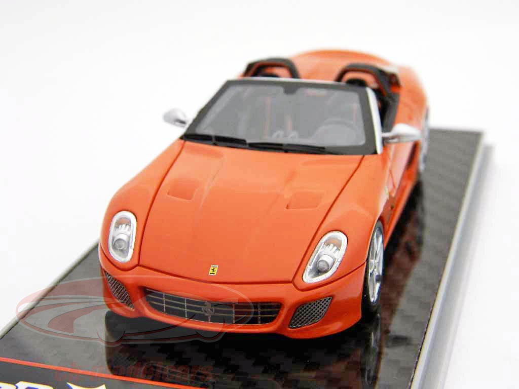 Ferrari SA Aperta 2010 - döküm modeli - BBR P1825D