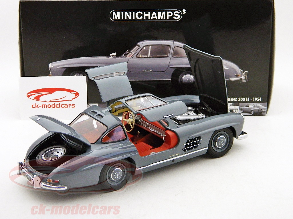 Diecast model cars Mercedes 300 CE 1/43 Minichamps CE 24 (W124) grey