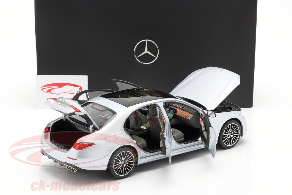  Norev  1  18  Mercedes Benz S  klasse V223 Bouwjaar 2022 