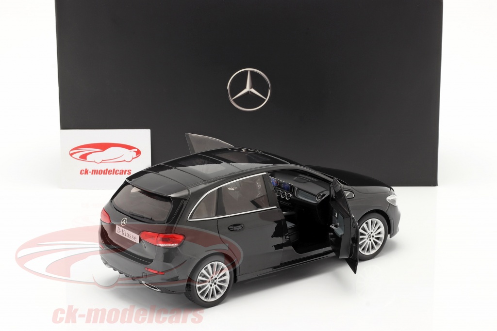 Mercedes Benz B-Klasse W247 kosmosschwarz Z Models 1:18 Modell
