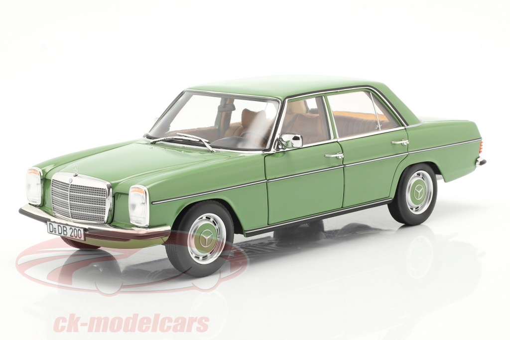 Mercedes-Benz 200 Sedan (W115) Год постройки 1973 зеленый 1:18 Norev