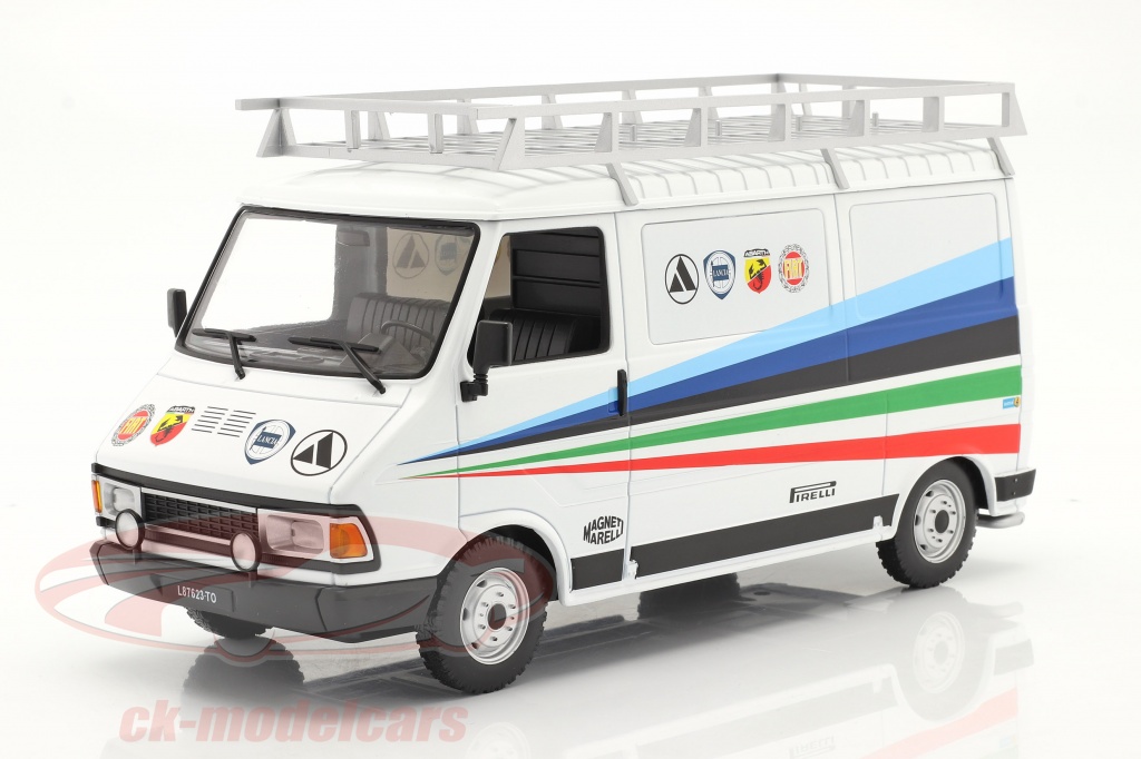 Fiat 242 Van Rallye Technic Assistance Fiat Abarth 1980 1:18 Ixo