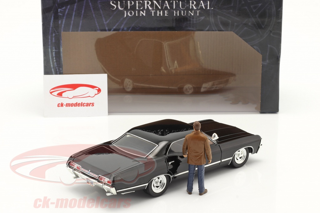 Dean Winchester & 1967 Chevy Impala SS Sport Sedan Black Supernatural 1:24 Scale
