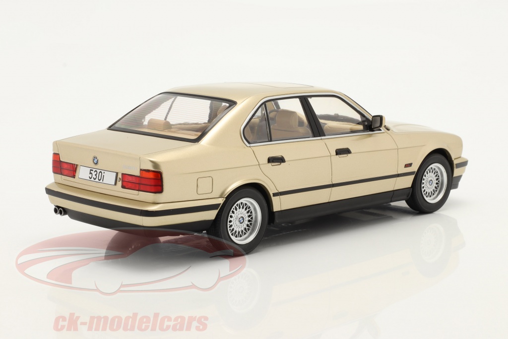 ModelCarGroup 1:18 BMW 5er série (E34) Année de construction 1992 ...