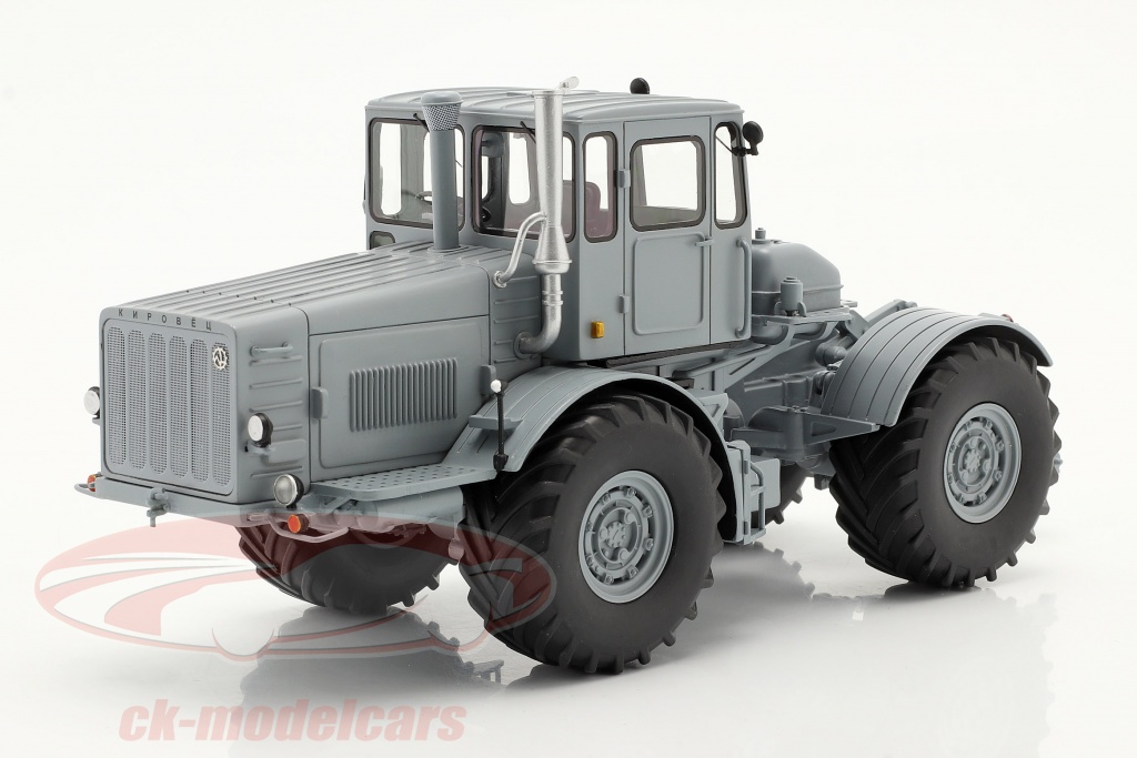 schuco-1-32-kirovets-k-700-tractor-year-1962-1975-grey-450911100/