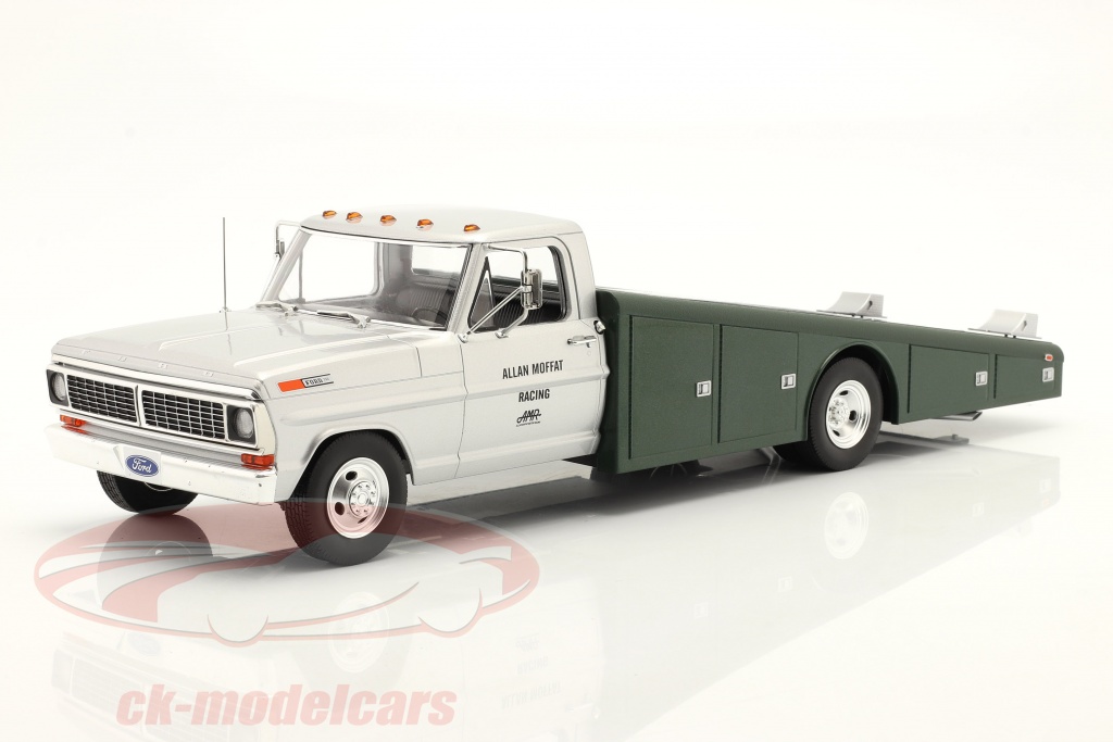 gmp-1-18-ford-f-350-ramp-truck-brut-allan-moffat-1970-silber-gruen-a1801402/