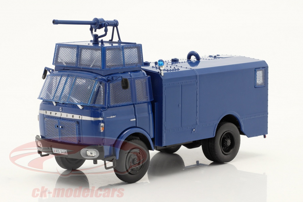 hachette-1-43-berliet-gbk80-wasserwerfer-polizei-baujahr-1960-blau-g111a011/
