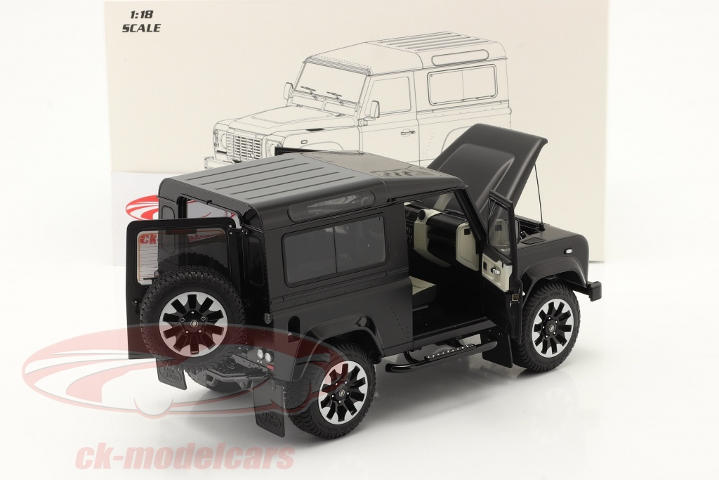 LCD Modelli LCD18007MB Land Rover Defender 90 Works V8 70° Anniversario 1:18 - Colore Nero Opaco, Modellino Diecast