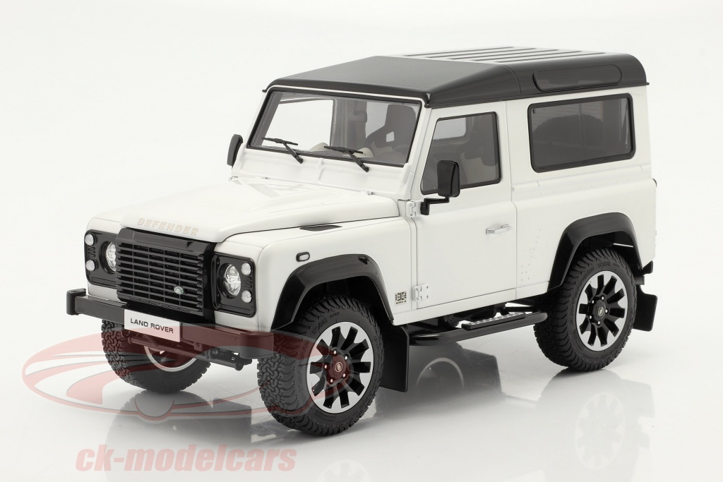 lcd-models-1-18-land-rover-defender-90-works-v8-ano-de-construccion-2018-blanco-lcd18007-wh/
