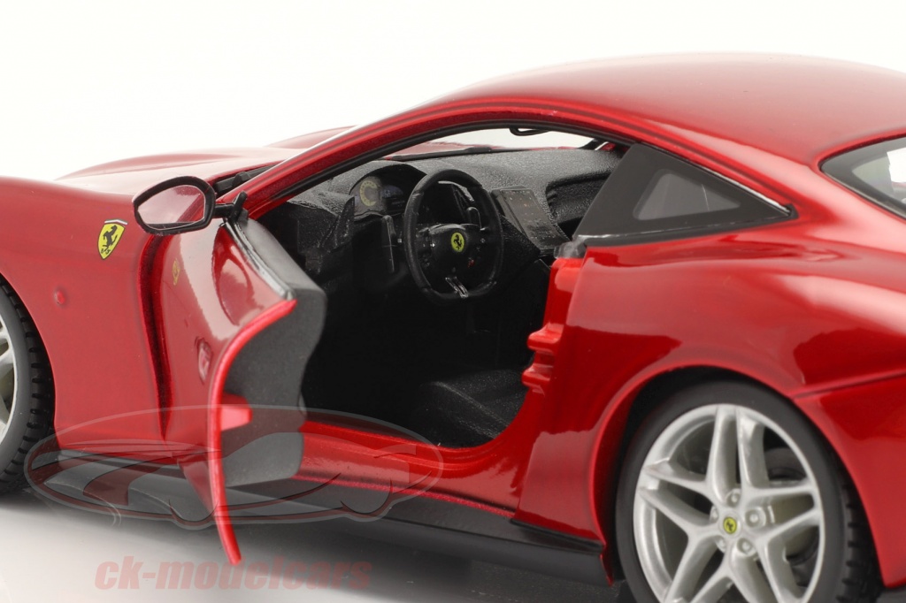 Modèle Réduit Ferrari Roma 2020 Rouge 1:24 Bburago - Portes Ouvrantes, Métal Die-cast, Environ 18 Cm