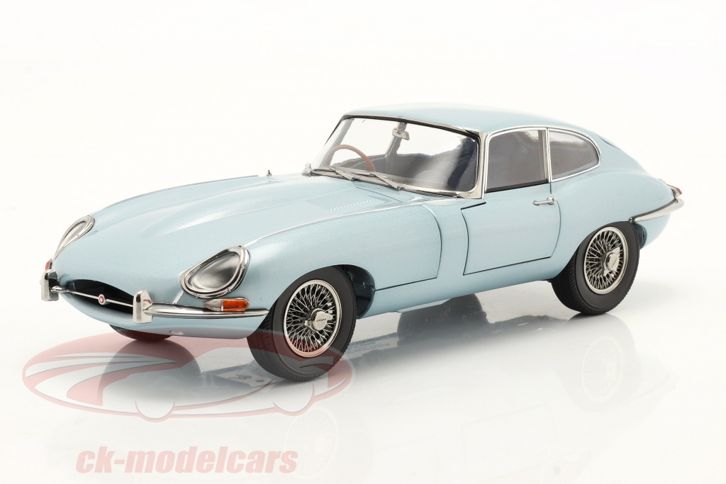 kyosho-1-18-jaguar-e-type-coupe-year-1961-silver-blue-metallic-08954sbl/