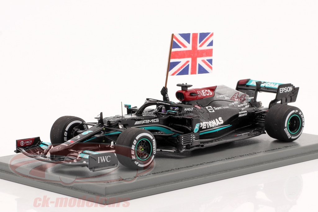 Spark 1:43 Lewis Hamilton Mercedes-AMG F1 W12 #44 勝者 英国人 GP