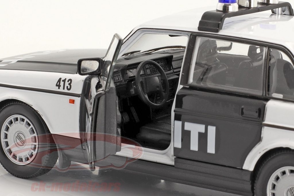 Volvo 240 GL 1986 Polis - Policie Švédsko 1:24 - Welly Volvo 240 GL 1986 Polis - Policie Švédsko 1:24 - Welly