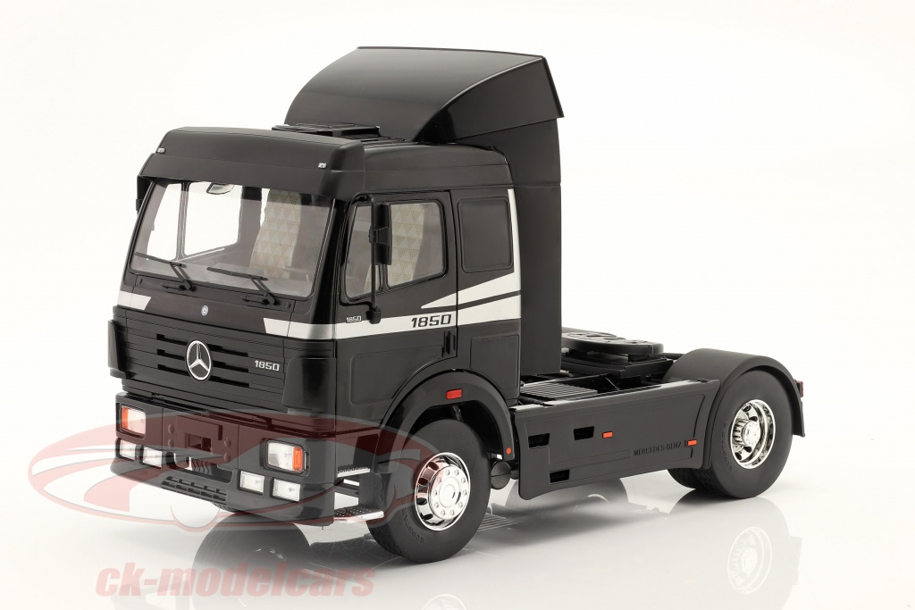 modelcar-group-1-18-mercedes-benz-sk-ii-truck-annee-de-construction-1994-noir-mcg18241/