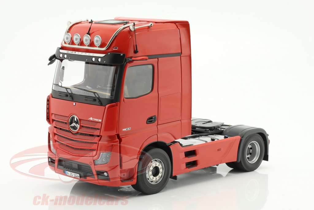 nzg-1-18-mercedes-benz-actros-gigaspace-4x2-szm-fire-red-1024-10-lm10240010/