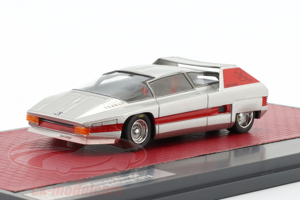 matrix-1-43-alfa-romeo-navajo-concept-car-bertone-1976-silver-mx50102-121/